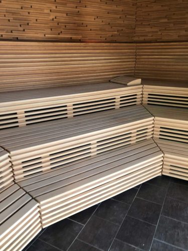 Freuen Sie sich auf den ersten Aufguss in der aufbereiteten Sauna