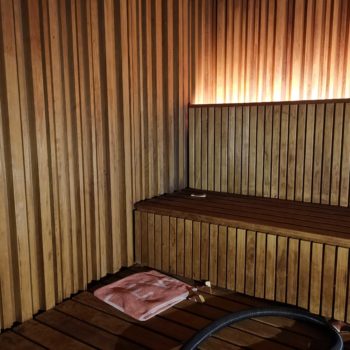 Finnische Sauna - abgeschliffen und neu geölt